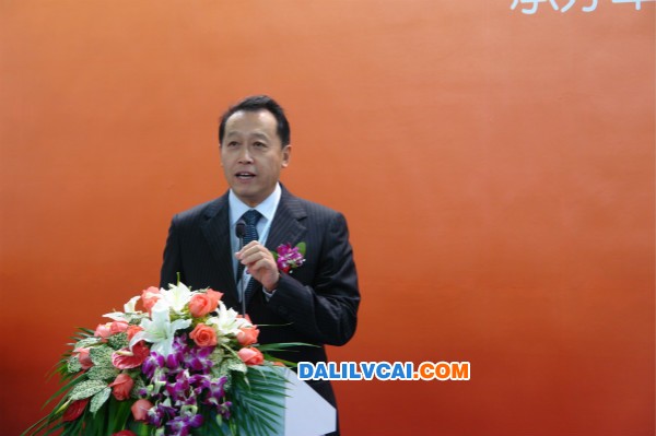 中國建筑金屬結(jié)構(gòu)協(xié)會副秘書長、鋁門窗幕墻委員會主任 黃圻 先生