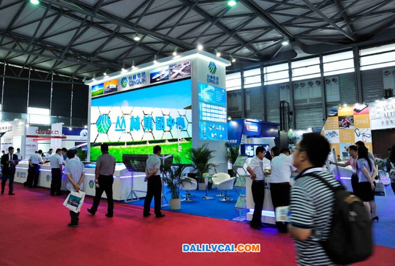 叢林集團(tuán)在上海國際鋁工業(yè)展覽會(huì)上接待客戶