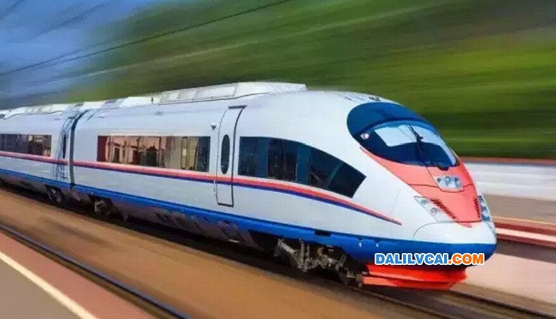 飛馳中的鋁合金列車