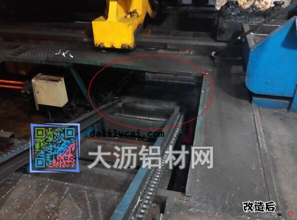 廣亞鋁業(yè)鋁材擠壓機機械手送棒過橋改善后