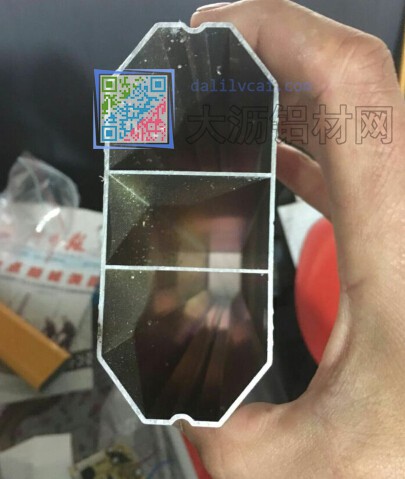 小區(qū)閘道攔桿用鋁材斷面實(shí)拍圖