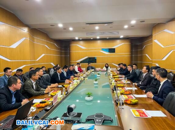 四會市委常委鄧宏安及大沙鎮(zhèn)鎮(zhèn)長等一行在華昌鋁廠指導工作
