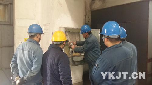 兗礦陽(yáng)極公司開(kāi)展冬季消防集中專項(xiàng)檢查現(xiàn)場(chǎng)