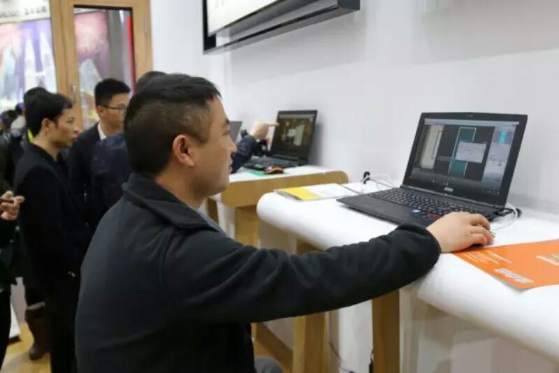 用戶現(xiàn)場感受智能3D全屋定制